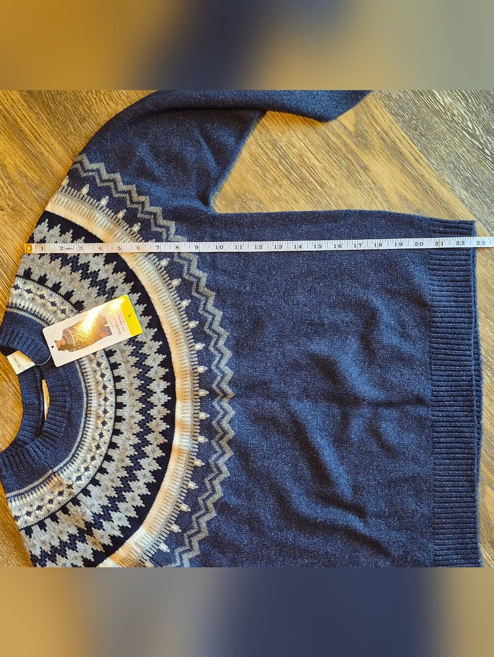 Small Polyester & Acrylic Sweater - Picture 7 of 7